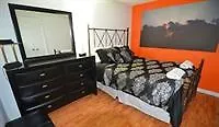 Toronto Escape - The Sapphire Suite Hotel